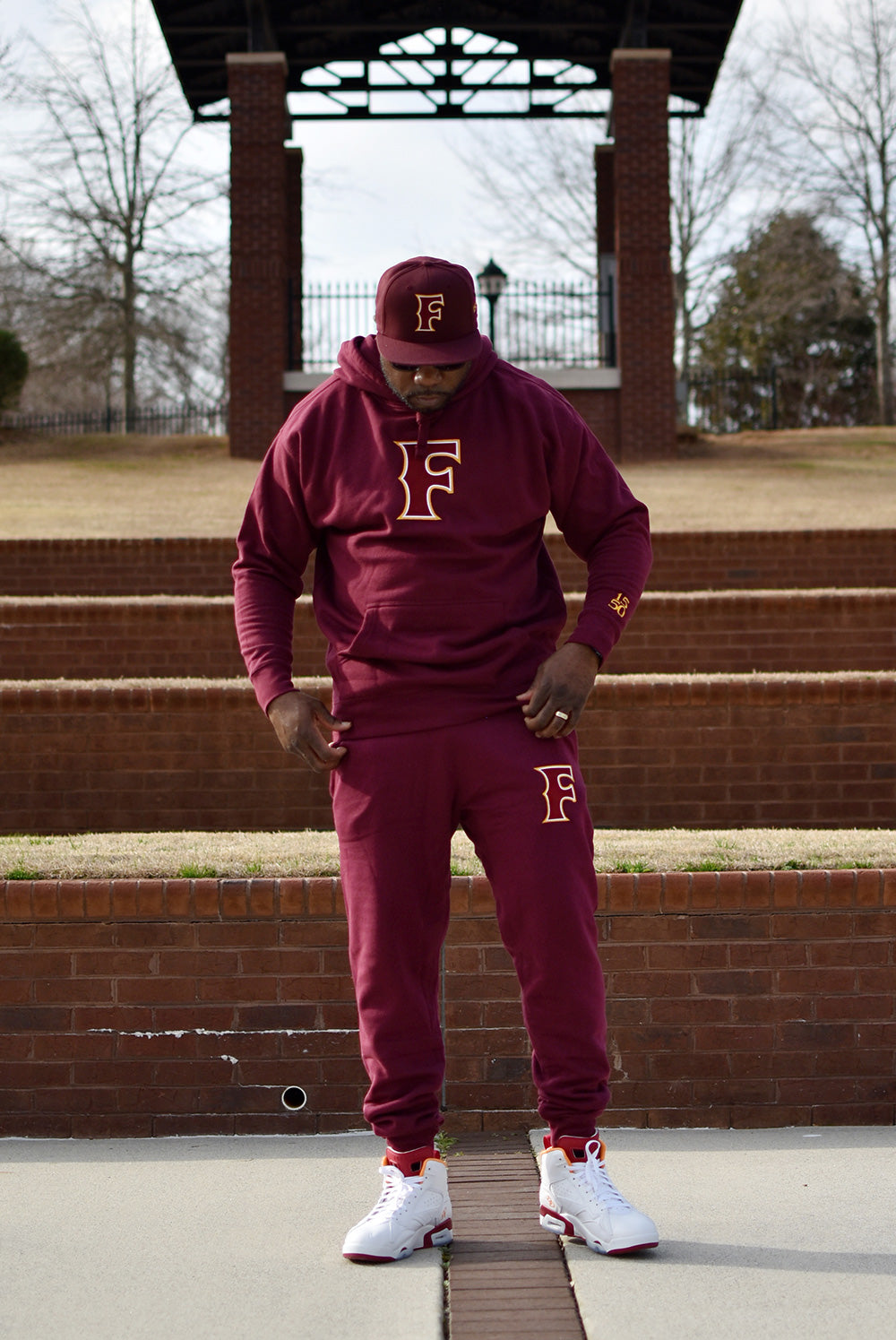 1550 VARSITY HOODIE