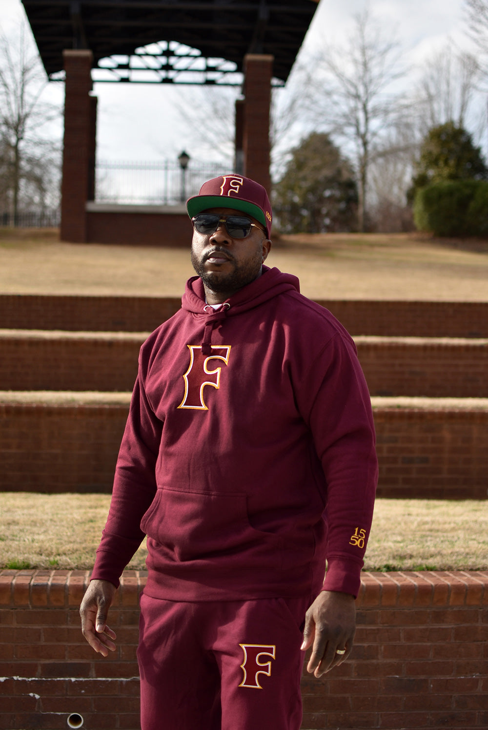1550 VARSITY HOODIE