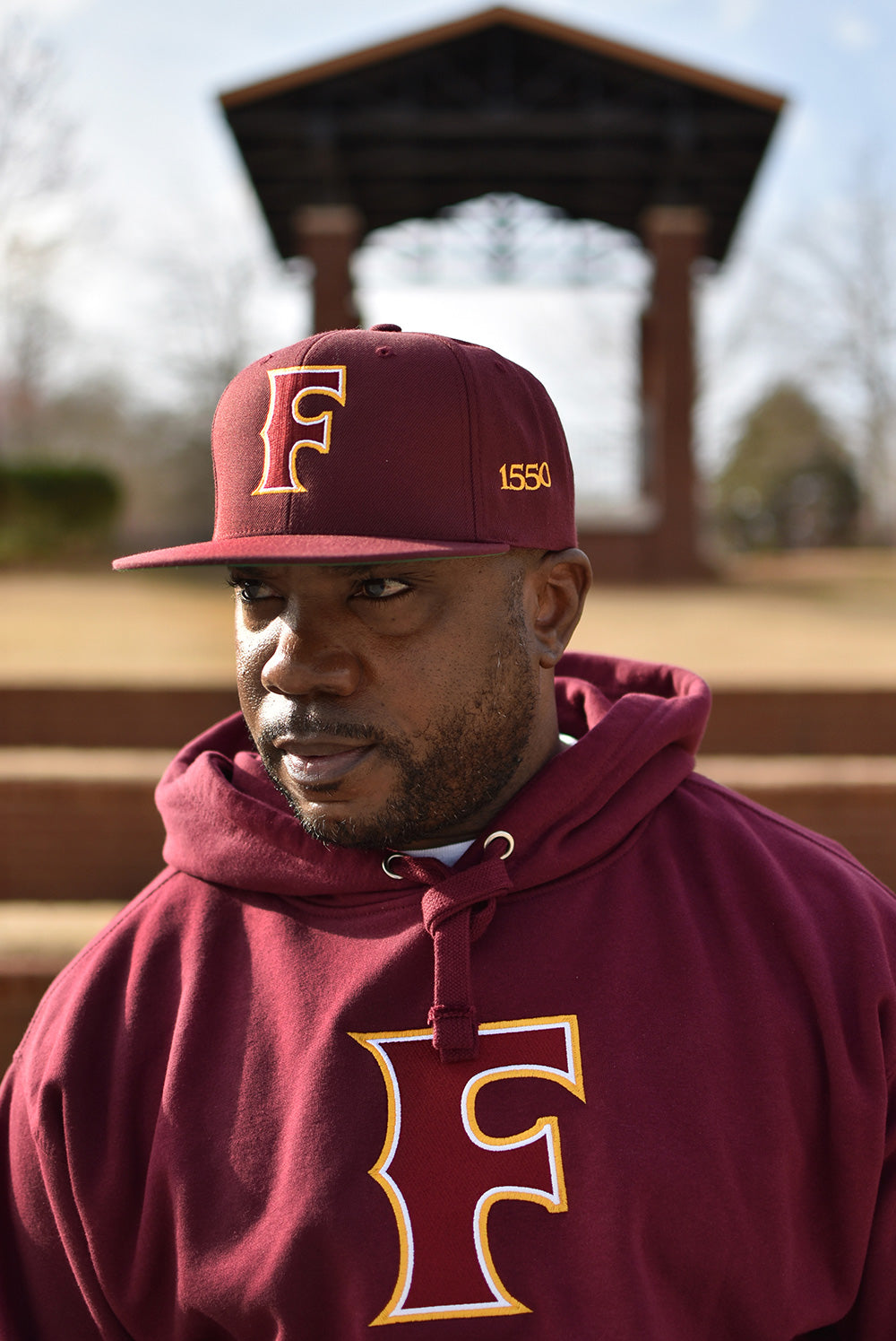 1550 VARSITY SNAPBACK HAT