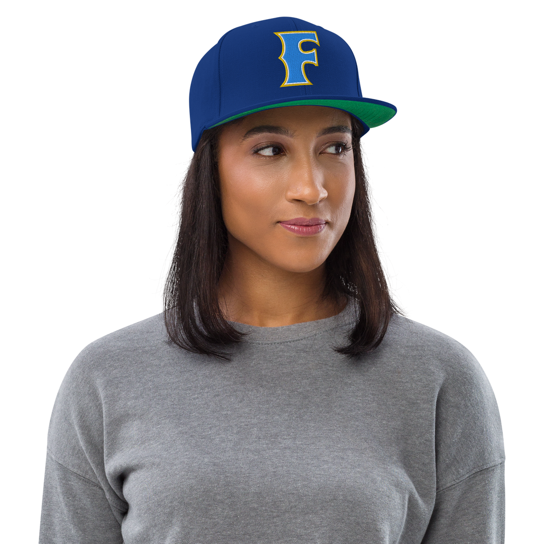 1550 VARSITY SNAPBACK HAT